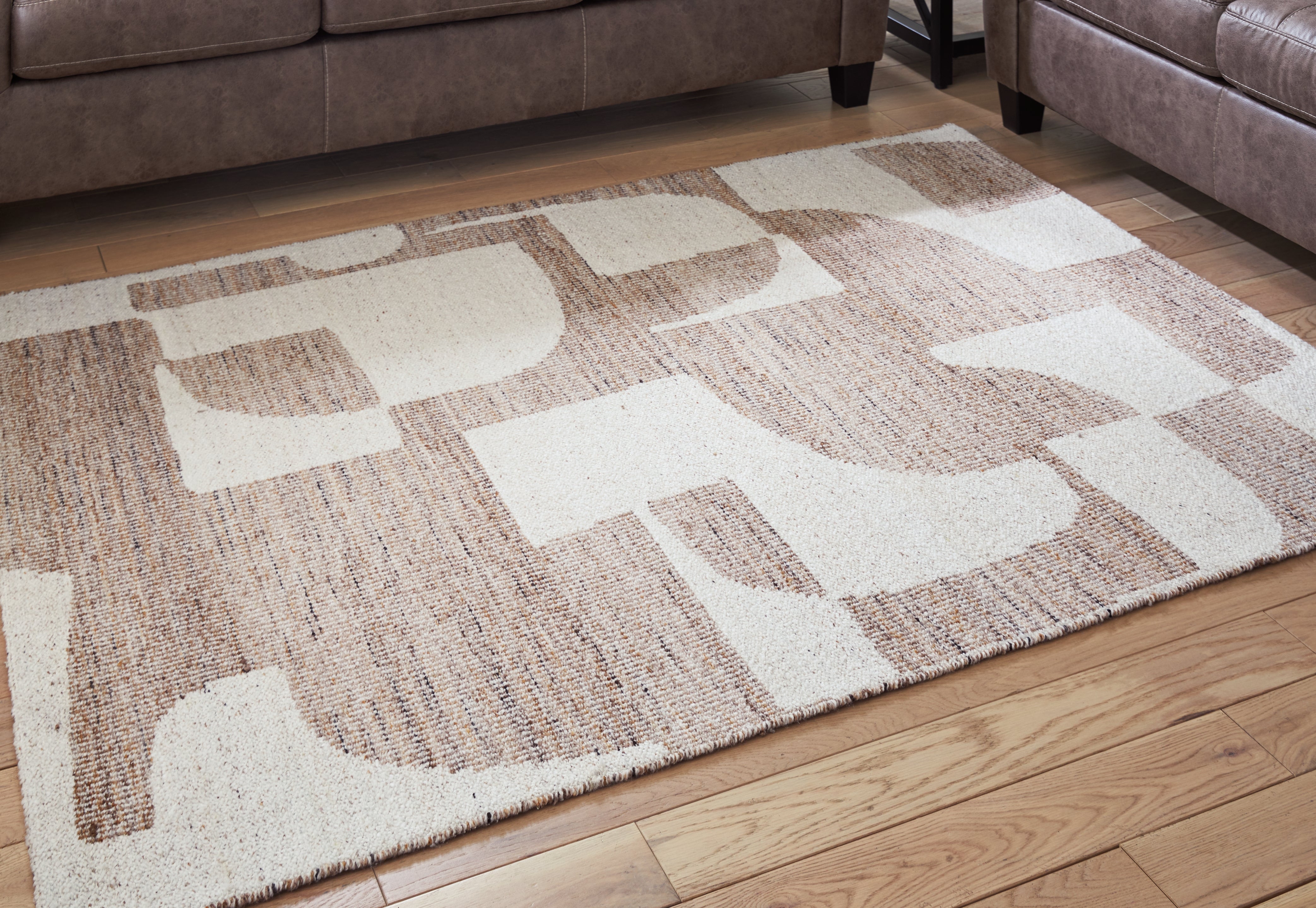 Family Deals Furniture - Ashley Furniture - Brynnfield Rug - 5' x 7' Rug / Beige/Brown - R406372