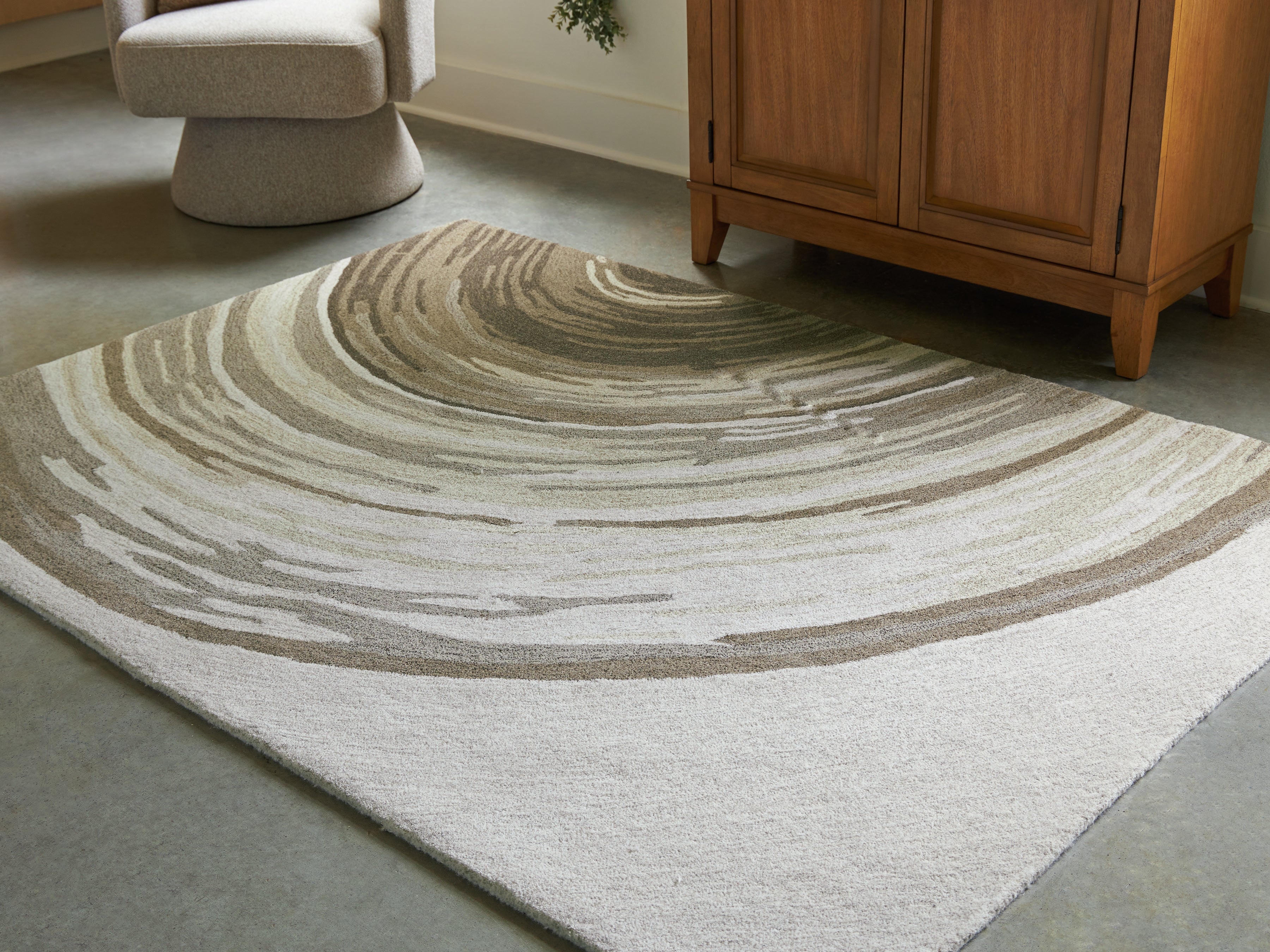 Family Deals Furniture - Ashley Furniture - Rizwana Rug - 5' x 7' Area Rug / Ivory/Brown/Gray - R407762