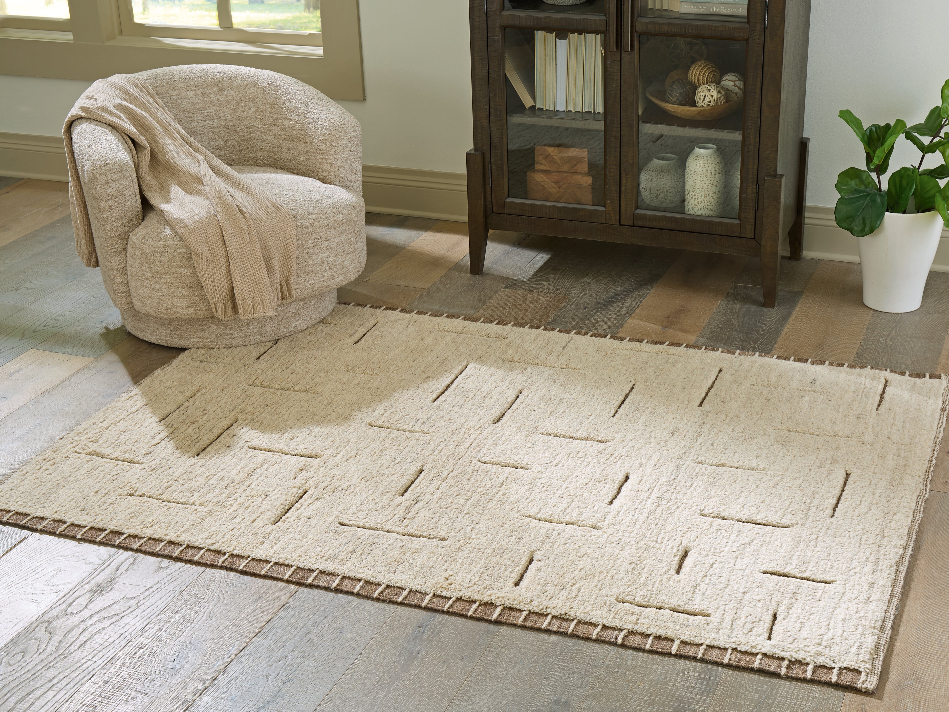 Family Deals Furniture - Ashley Furniture - Clayman Rug - Medium Rug / Beige/Brown - R408342